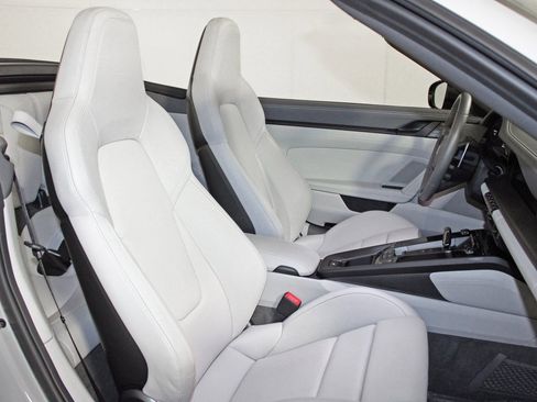 Used 2024 Porsche 911 Carrera GTS image 39