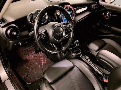 Used 2020 MINI Cooper 4-Door Hardtop w/ Premium Package image 13