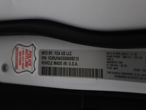 Used 2025 Jeep Grand Cherokee Altitude image 30