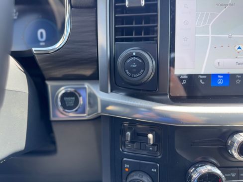 New 2025 Ford F150 Lariat w/ Equipment Group 501A Mid image 22