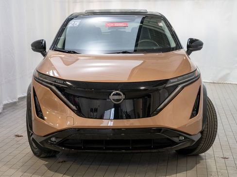 Certified 2025 Nissan Ariya Platinum image 3
