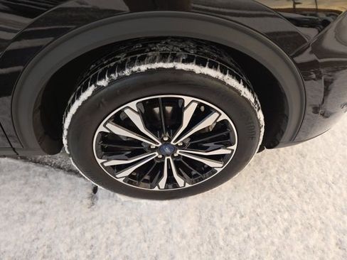 Certified 2022 Ford Escape SE w/ SE Sport Appearance Package image 9