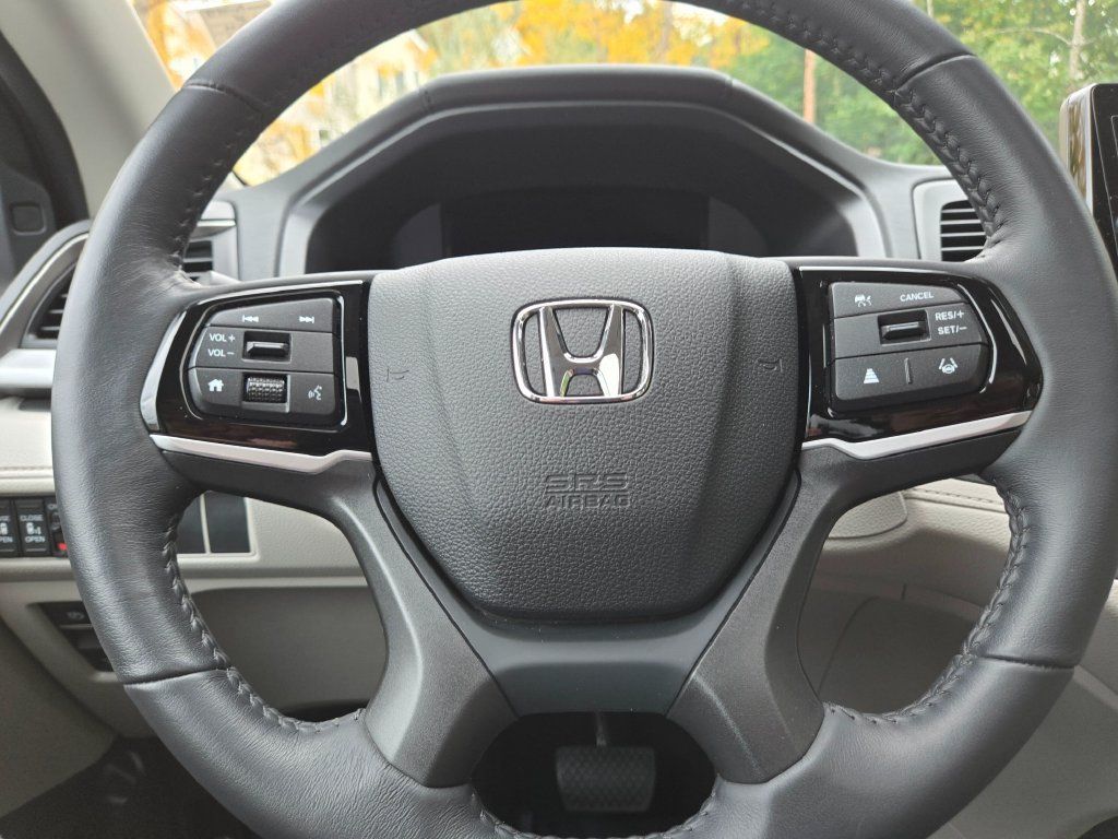 Used 2025 Honda Odyssey EX-L image 25