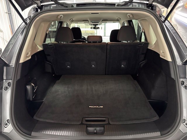 Used 2023 Nissan Rogue SV AWD/4WD image 19