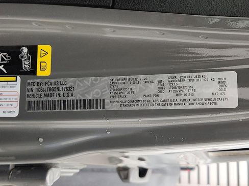 Used 2022 Jeep Gladiator Rubicon w/ Cold Weather Group image 36