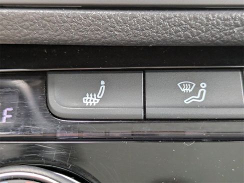 Used 2023 Volkswagen Jetta SE FWD image 22