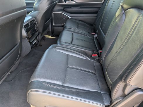 Used 2023 Jeep Wagoneer Series III w/ Preferred Equipment Group image 6