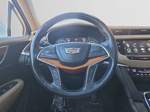 Used 2019 Cadillac XT5 Platinum image 12
