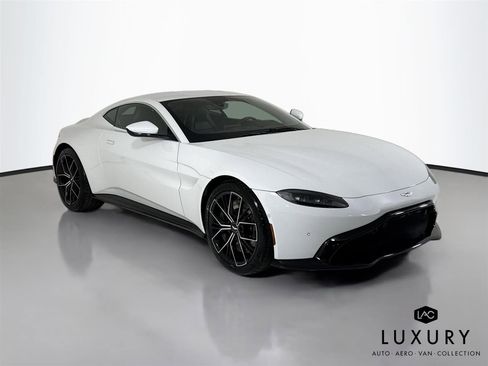 Used 2022 Aston Martin V8 Vantage Coupe image 3