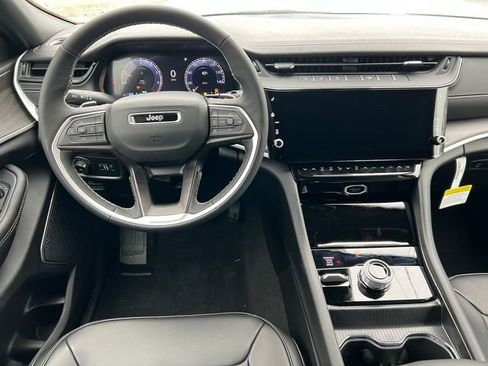 New 2026 Jeep Grand Cherokee Limited w/ Limited Altitude Package AWD/4WD image 3