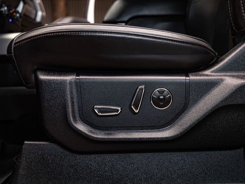 Used 2020 Ford F450 Platinum w/ FX4 Off-Road Package image 20