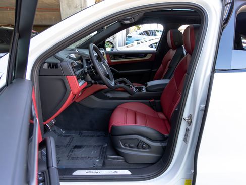 New 2026 Porsche Cayenne S image 25