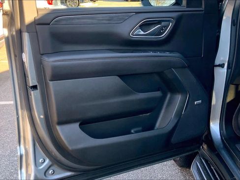 Used 2022 GMC Yukon SLT w/ SLT Premium Package image 20