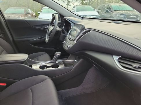 Used 2025 Chevrolet Malibu LT FWD image 33