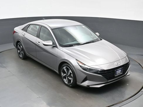 Certified 2023 Hyundai Elantra SEL w/ Convenience Package FWD image 37