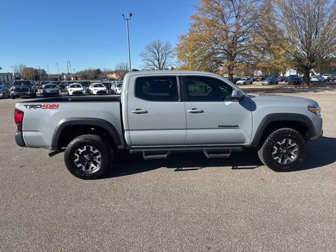 Used 2019 Toyota Tacoma TRD Off-Road image 6