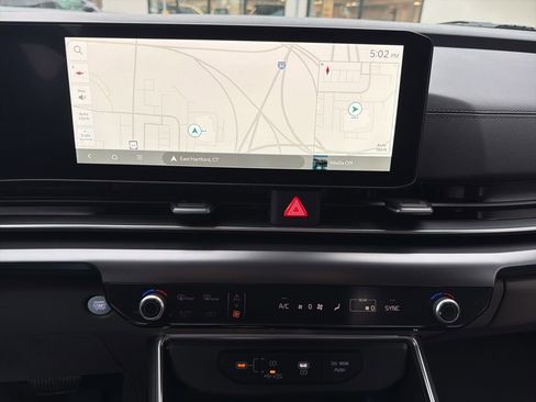 New 2026 Kia Carnival LX image 29