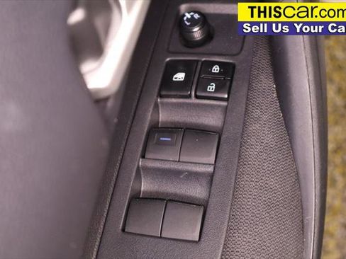 Used 2020 Toyota Corolla LE FWD image 29