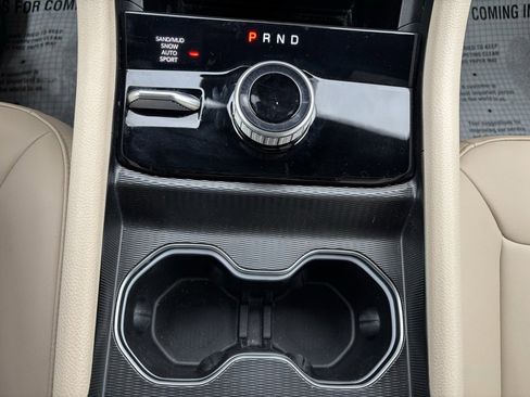 Used 2024 Jeep Grand Cherokee Limited image 18