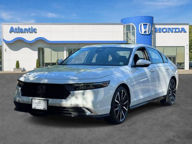 Used 2023 Honda Accord Touring image 2