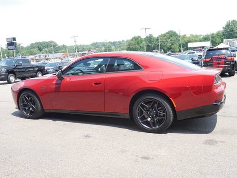 Used 2024 Dodge Charger Daytona R/T w/ Plus Group AWD/4WD image 12