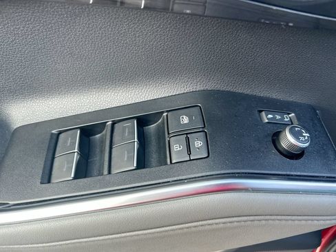 Certified 2026 Toyota Highlander Limited AWD/4WD image 13