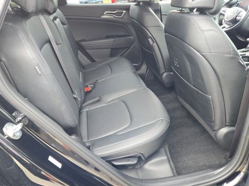 Used 2024 Kia Sportage EX AWD/4WD image 9