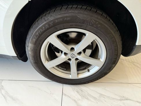 Used 2017 Porsche Macan AWD/4WD image 35
