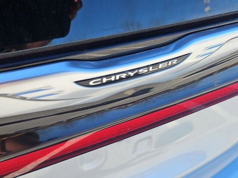 Used 2024 Chrysler Pacifica Touring-L image 36