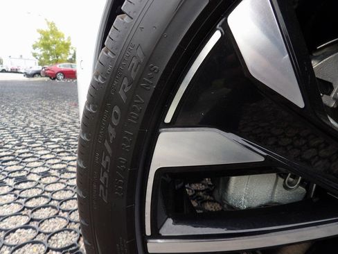 New 2026 Volvo XC60 B5 Ultra w/ Protection Package Premier image 27