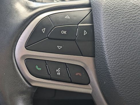 Used 2021 Jeep Cherokee Latitude Lux w/ Comfort/Convenience Group image 21