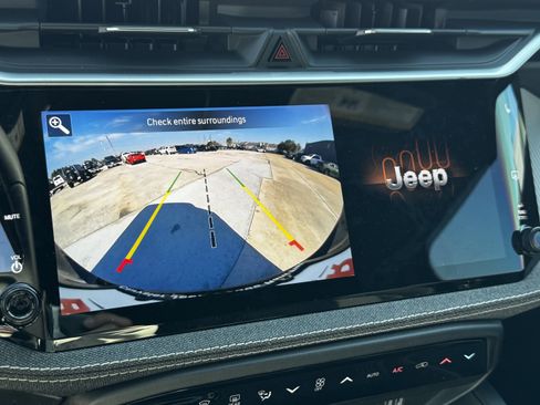 New 2026 Jeep Cherokee Laredo image 18