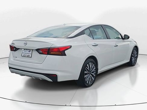 Used 2025 Nissan Altima 2.5 SV FWD image 4