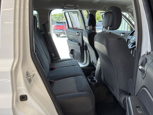 Used 2016 Jeep Patriot Sport w/ Power Value Group AWD/4WD image 11