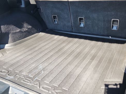 Used 2018 Subaru Outback 2.5i Limited AWD/4WD image 29