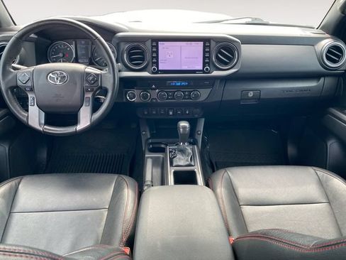 Used 2022 Toyota Tacoma TRD Sport w/ Technology Package AWD/4WD image 10