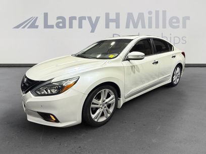 Used 2016 Nissan Altima 3.5 SL w/ 3.5 Technology Package