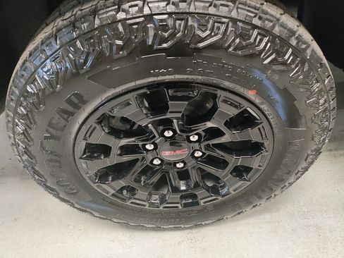 New 2026 GMC Canyon Elevation w/ Convenience Package image 3