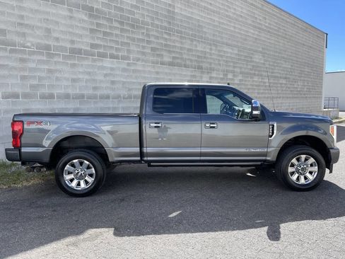 Used 2019 Ford F250 Platinum w/ Platinum Ultimate Package AWD/4WD image 6