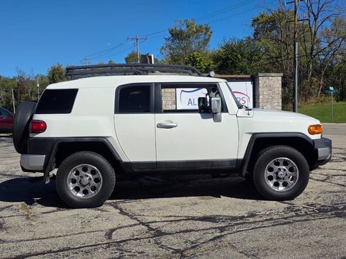 Used 2013 Toyota FJ Cruiser 4WD image 7