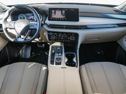 Certified 2025 INFINITI QX60 Luxe w/ Vision Package image 11