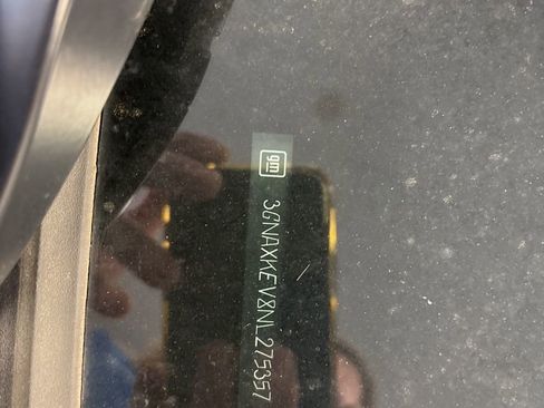 Used 2022 Chevrolet Equinox LT image 1