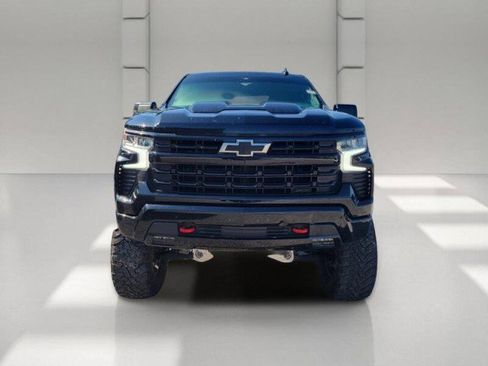 Used 2024 Chevrolet Silverado 1500 LT Trail Boss w/ Convenience Package II AWD/4WD image 2