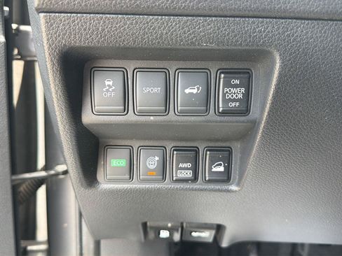 Used 2016 Nissan Rogue SV w/ SV Premium Package AWD/4WD image 12