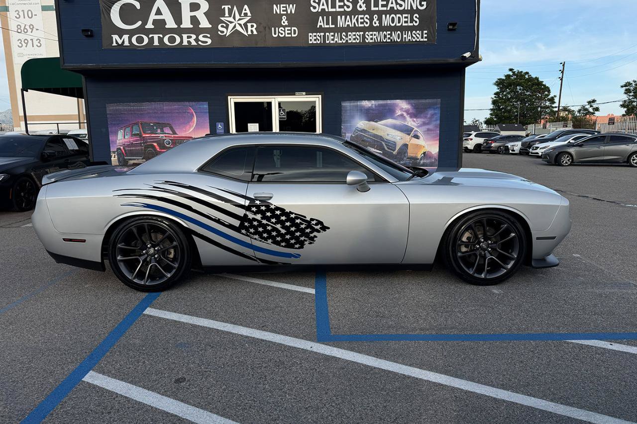 Used 2022 Dodge Challenger R/T RWD image 5