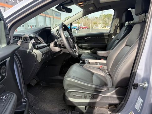 Used 2023 Honda Odyssey Touring image 14