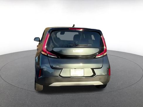 Used 2025 Kia Soul LX w/ LX Technology Package image 12