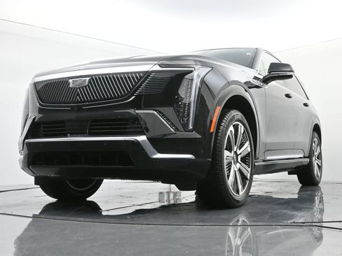 New 2025 Cadillac Escalade IQ Luxury 2 image 15