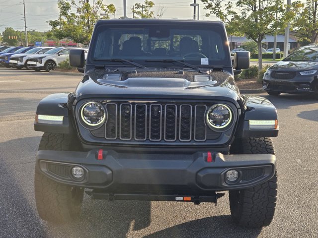 Used 2024 Jeep Gladiator Rubicon w/ Technology Group AWD/4WD image 2