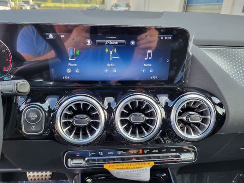 New 2025 Mercedes-Benz GLA 250 image 3